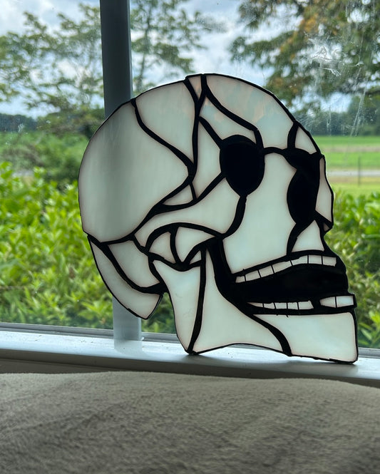 !NEW! Stained glass Window/wall hanging skull (white)