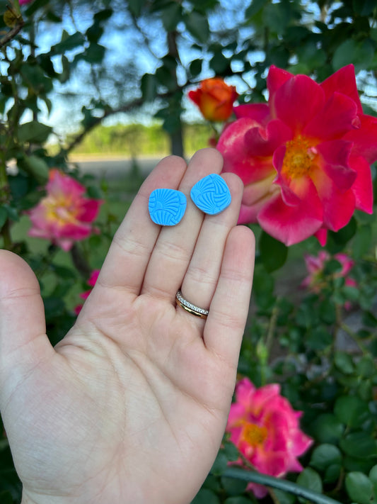 Clearance Blue textured stud earrings