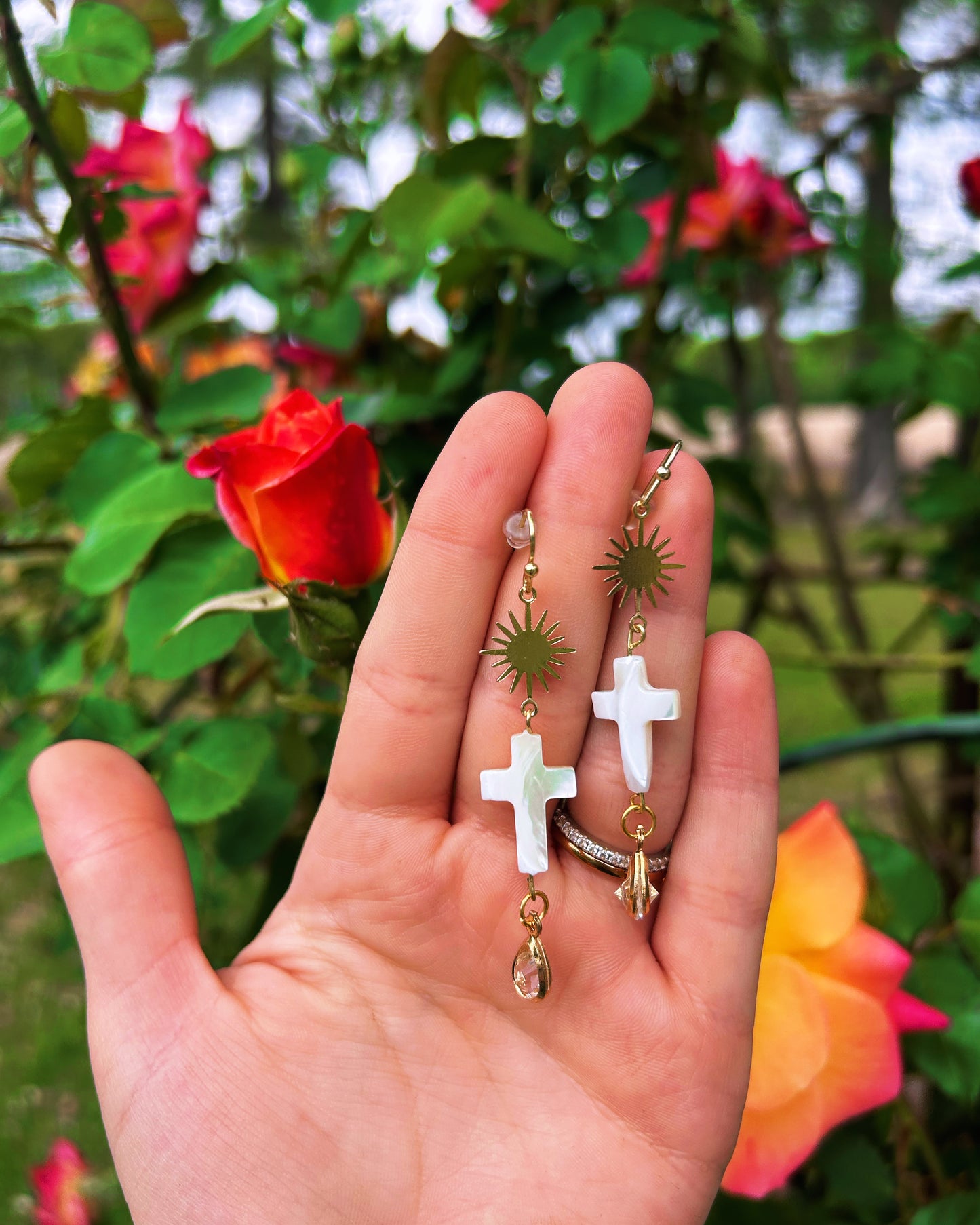 !NEW! Shell cross earrings